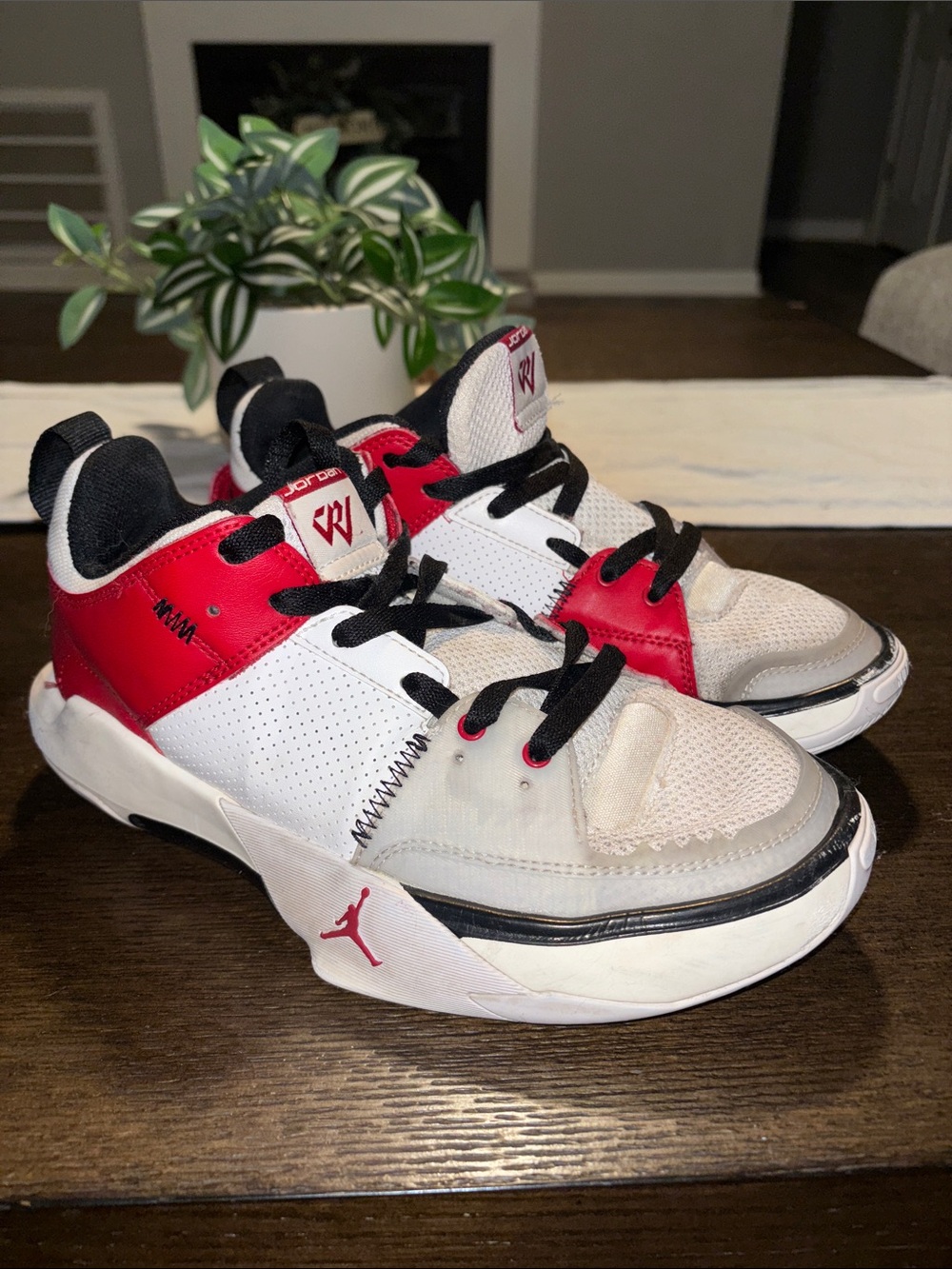 Nike Air Jordan’s Boys Youth Size 5 High Top Sneakers Kids Girls Black Red White